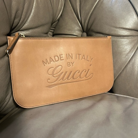 GUCCI Leather Flat Pouch Bag Made in Italy Zip accessory Clutch brown - Picture 1 of 9